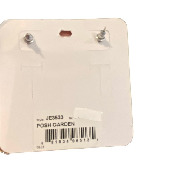 New Brighton silver posh garden floral post drop dangly earrings Feminine gifts - Picture 12 of 13